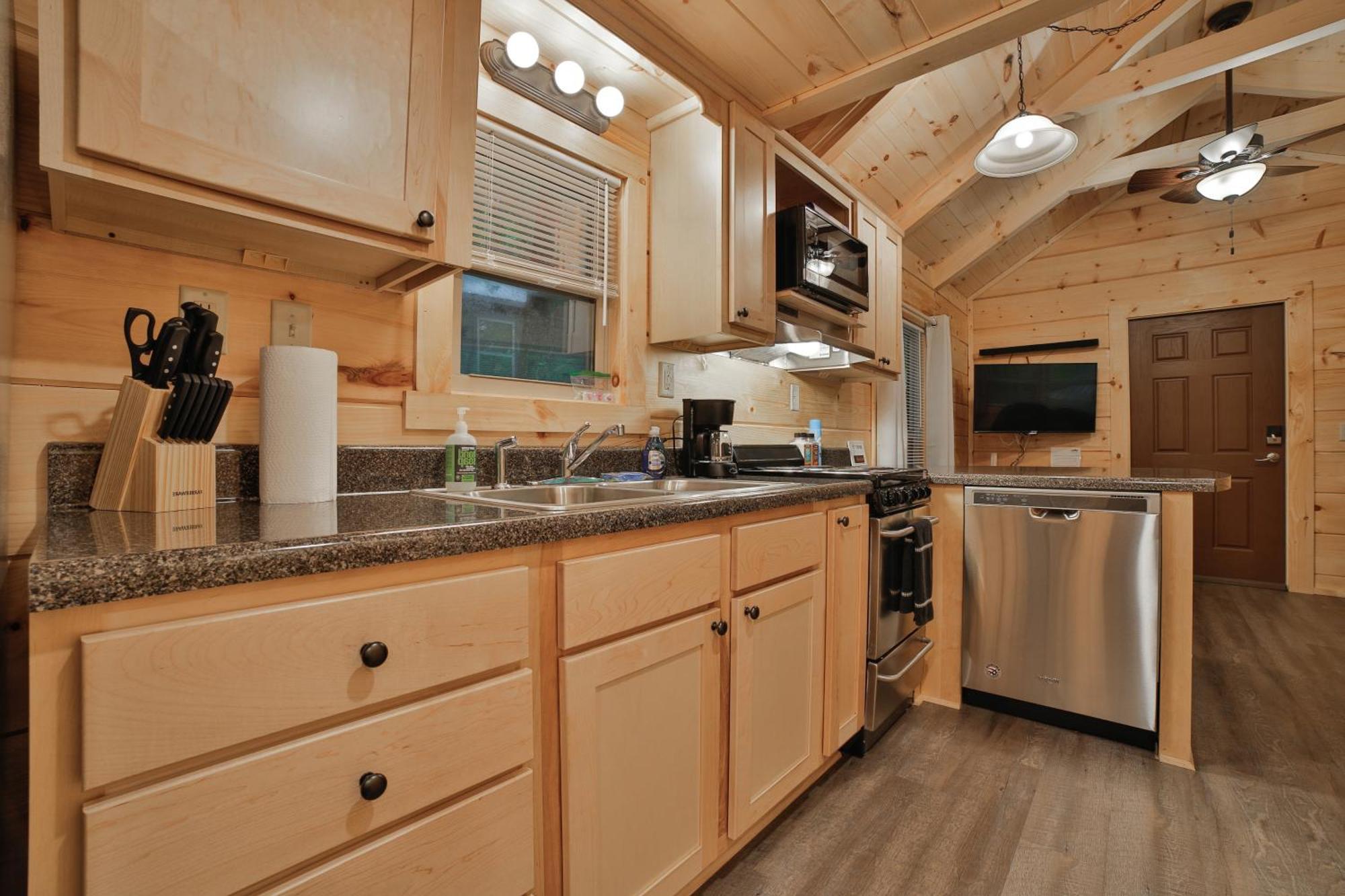 Nana Cabin Tiny Log Home Comfort In Rustic Bliss Chattanooga Eksteriør bilde